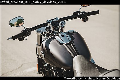 softail_breakout_011_harley_davidson_2016.jpg