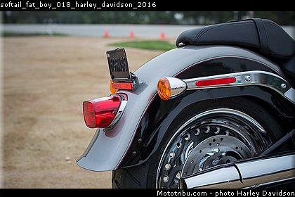 softail_fat_boy_018_harley_davidson_2016.jpg