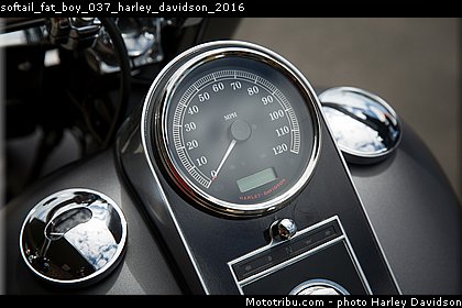 softail_fat_boy_037_harley_davidson_2016.jpg