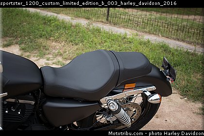 sportster_1200_custom_limited_edition_b_003_harley_davidson_2016.jpg