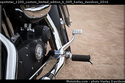 sportster_1200_custom_limited_edition_b_005_harley_davidson_2016.jpg