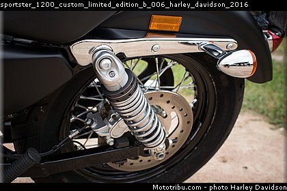 sportster_1200_custom_limited_edition_b_006_harley_davidson_2016.jpg