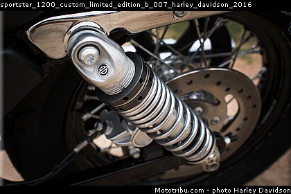 sportster_1200_custom_limited_edition_b_007_harley_davidson_2016.jpg