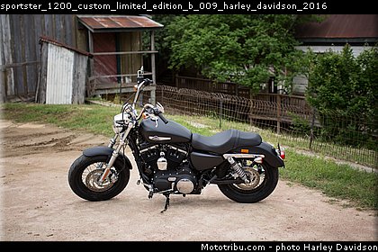 sportster_1200_custom_limited_edition_b_009_harley_davidson_2016.jpg