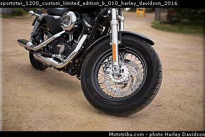 sportster_1200_custom_limited_edition_b_010_harley_davidson_2016.jpg