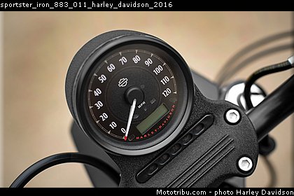 sportster_iron_883_011_harley_davidson_2016.jpg