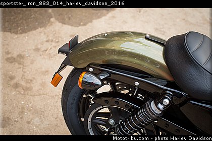 sportster_iron_883_014_harley_davidson_2016.jpg