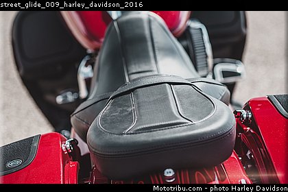 street_glide_009_harley_davidson_2016.jpg