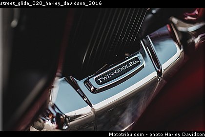 street_glide_020_harley_davidson_2016.jpg