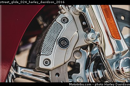 street_glide_024_harley_davidson_2016.jpg