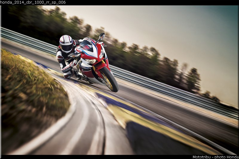 honda_2014_cbr_1000_rr_sp_006