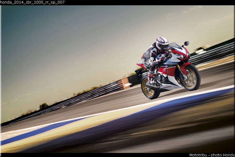 honda_2014_cbr_1000_rr_sp_007