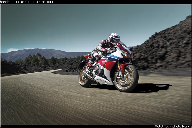 honda_2014_cbr_1000_rr_sp_008