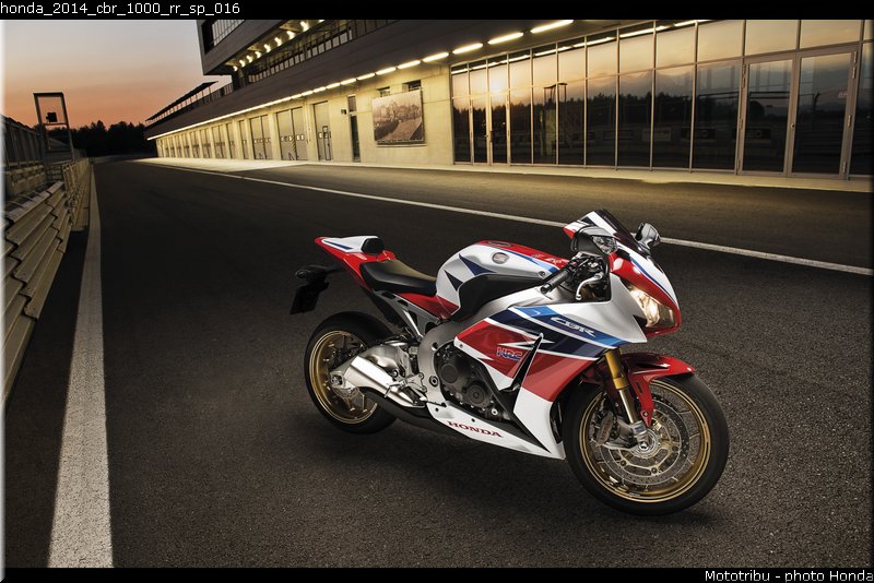 honda_2014_cbr_1000_rr_sp_016