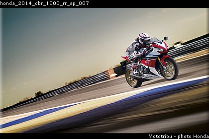 honda_2014_cbr_1000_rr_sp_007.jpg