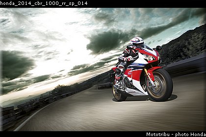 honda_2014_cbr_1000_rr_sp_014.jpg