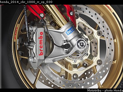 honda_2014_cbr_1000_rr_sp_030.jpg