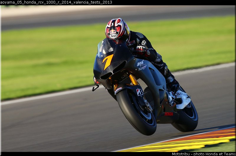 aoyama_05_honda_rcv_1000_r_2014_valencia_tests_2013