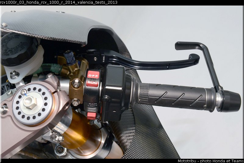 rcv1000r_03_honda_rcv_1000_r_2014_valencia_tests_2013