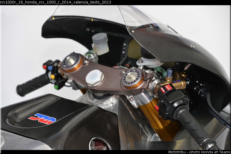 rcv1000r_18_honda_rcv_1000_r_2014_valencia_tests_2013