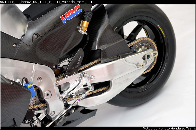 rcv1000r_23_honda_rcv_1000_r_2014_valencia_tests_2013