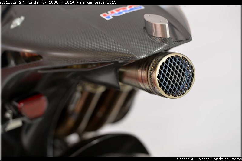 rcv1000r_27_honda_rcv_1000_r_2014_valencia_tests_2013