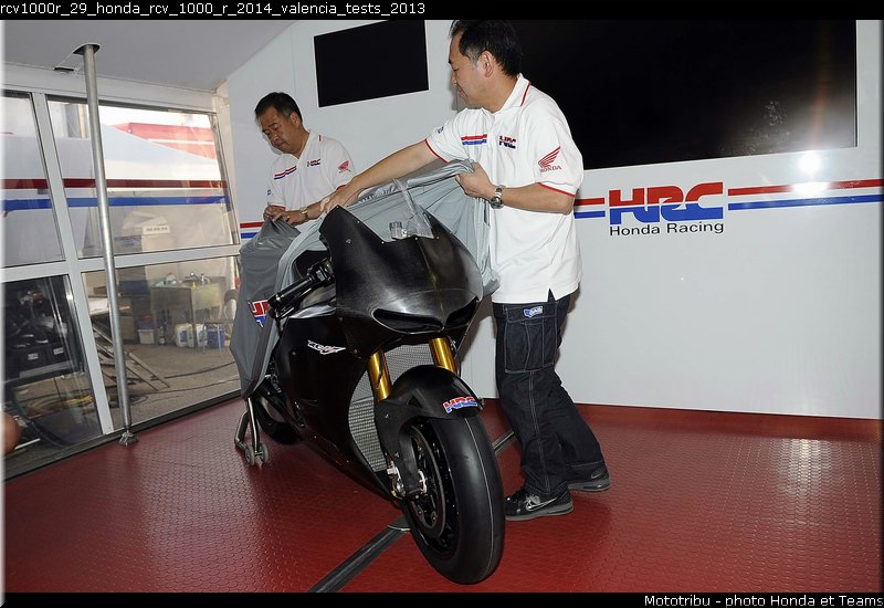 rcv1000r_29_honda_rcv_1000_r_2014_valencia_tests_2013