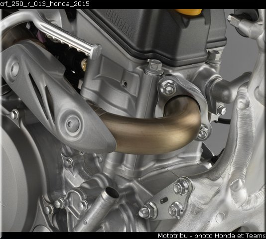crf_250_r_013_honda_2015