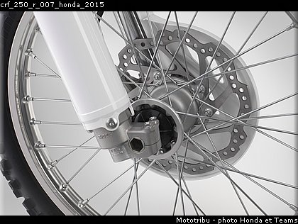crf_250_r_007_honda_2015.jpg