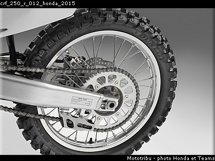 crf_250_r_012_honda_2015.jpg