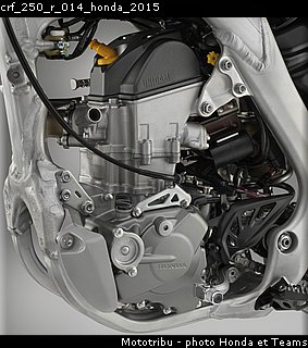crf_250_r_014_honda_2015.jpg