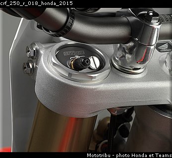 crf_250_r_018_honda_2015.jpg