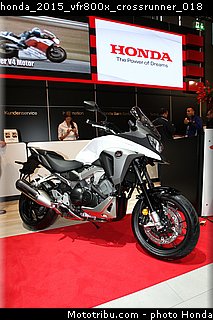 honda_2015_vfr800x_crossrunner_018.jpg