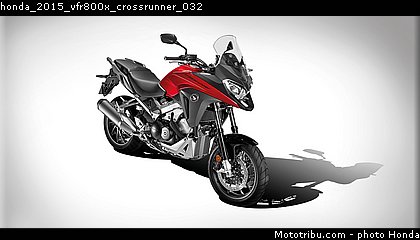 honda_2015_vfr800x_crossrunner_032.jpg