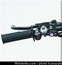 kawasaki_2014_kxf_controle_vitesse.jpg