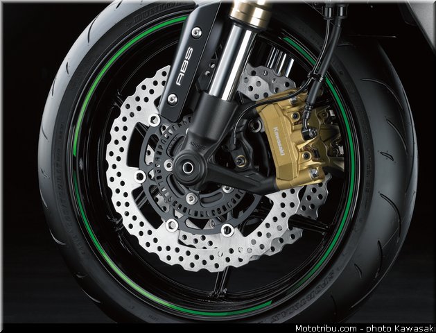 kawasaki_z1000_2014_048