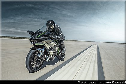 kawasaki_2015_ninja_h2r_004.jpg
