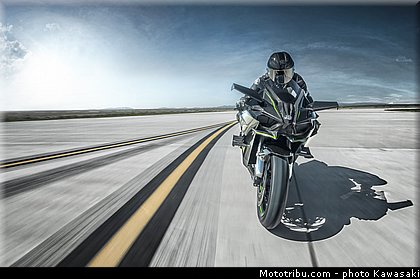 kawasaki_2015_ninja_h2r_005.jpg