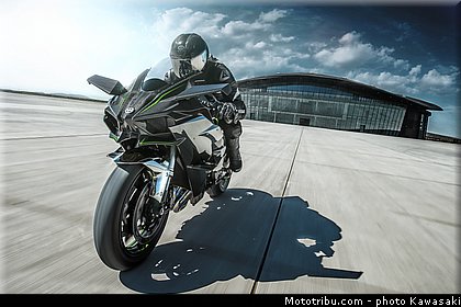 kawasaki_2015_ninja_h2r_007.jpg