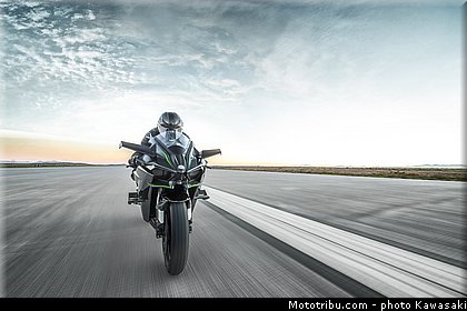 kawasaki_2015_ninja_h2r_008.jpg