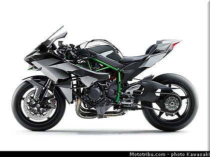 kawasaki_2015_ninja_h2r_011.jpg
