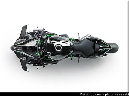 kawasaki_2015_ninja_h2r_014.jpg