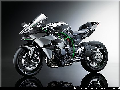 kawasaki_2015_ninja_h2r_016.jpg
