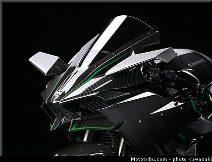 kawasaki_2015_ninja_h2r_018.jpg