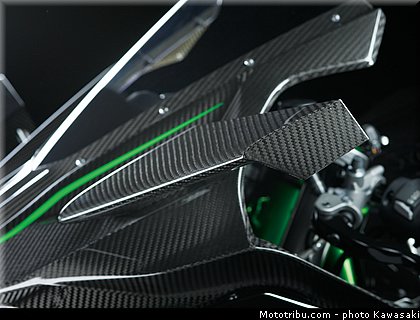 kawasaki_2015_ninja_h2r_019.jpg