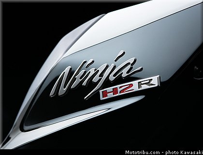 kawasaki_2015_ninja_h2r_021.jpg