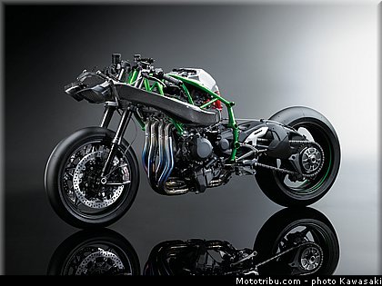kawasaki_2015_ninja_h2r_022.jpg