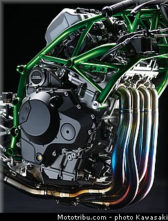kawasaki_2015_ninja_h2r_044.jpg