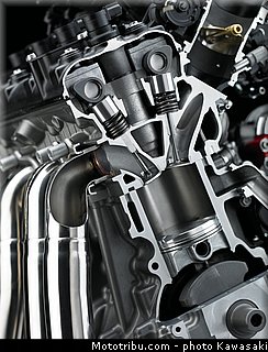 kawasaki_2015_ninja_h2r_055.jpg
