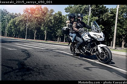 kawasaki_2015_versys_650_001.jpg